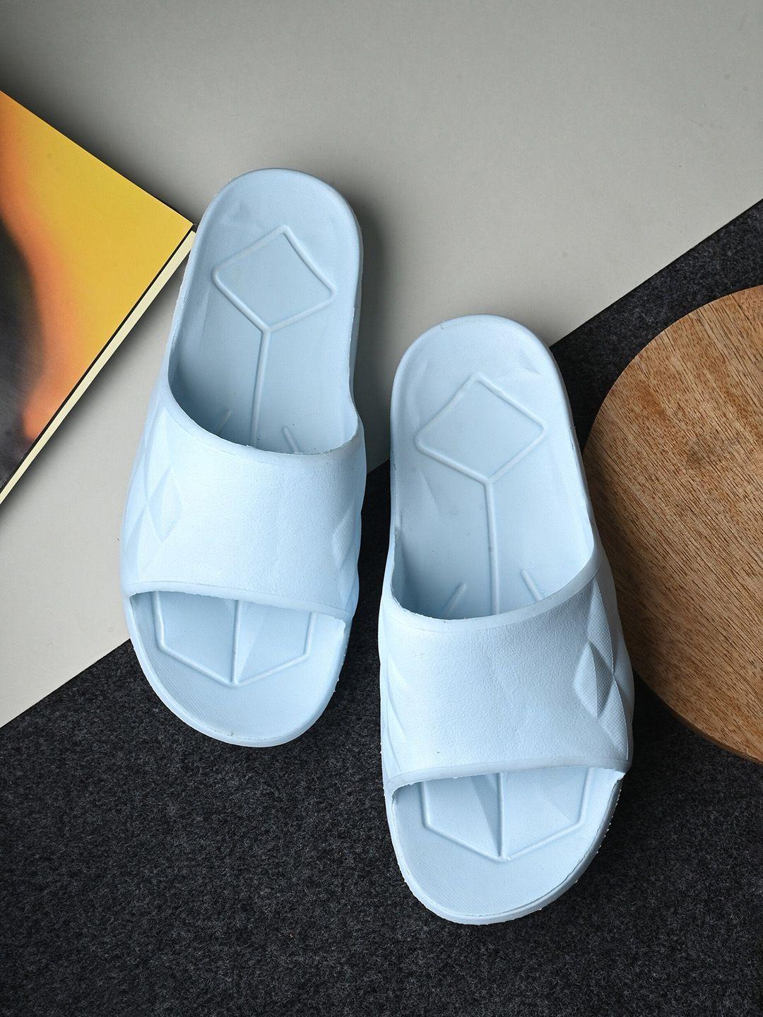 roadster women textured sliders