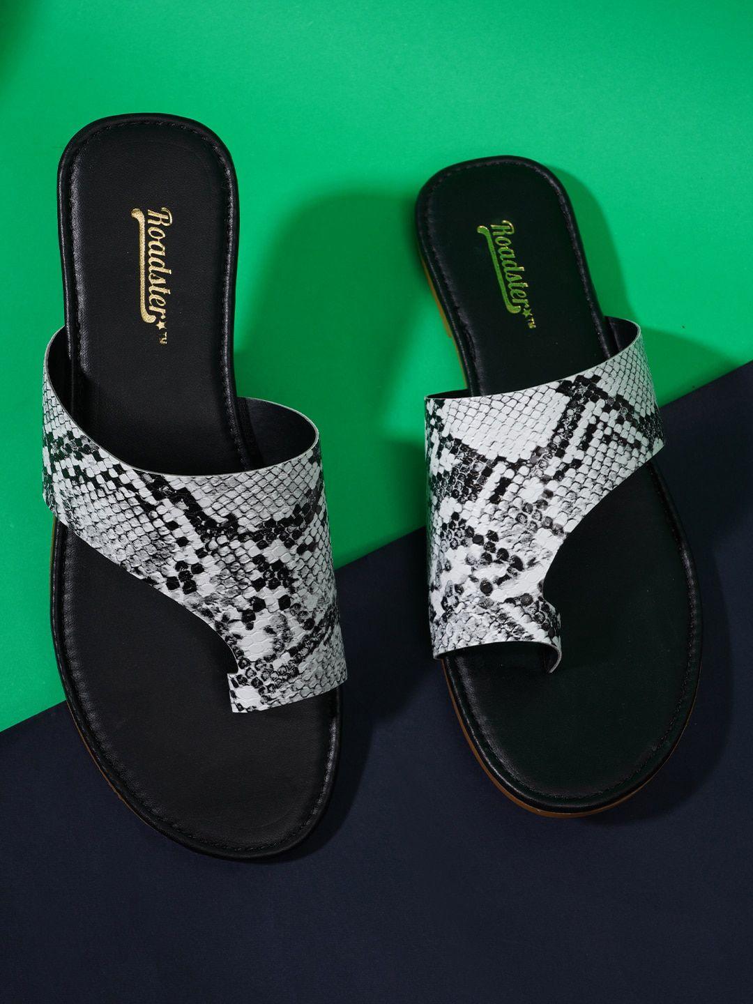 the roadster lifestyle co. white and black printed one-toe flats