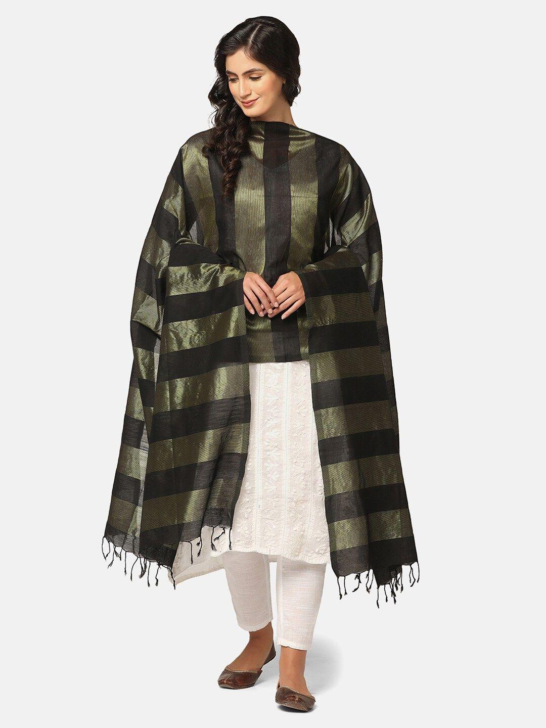 the weave traveller black & gold-toned striped dupatta