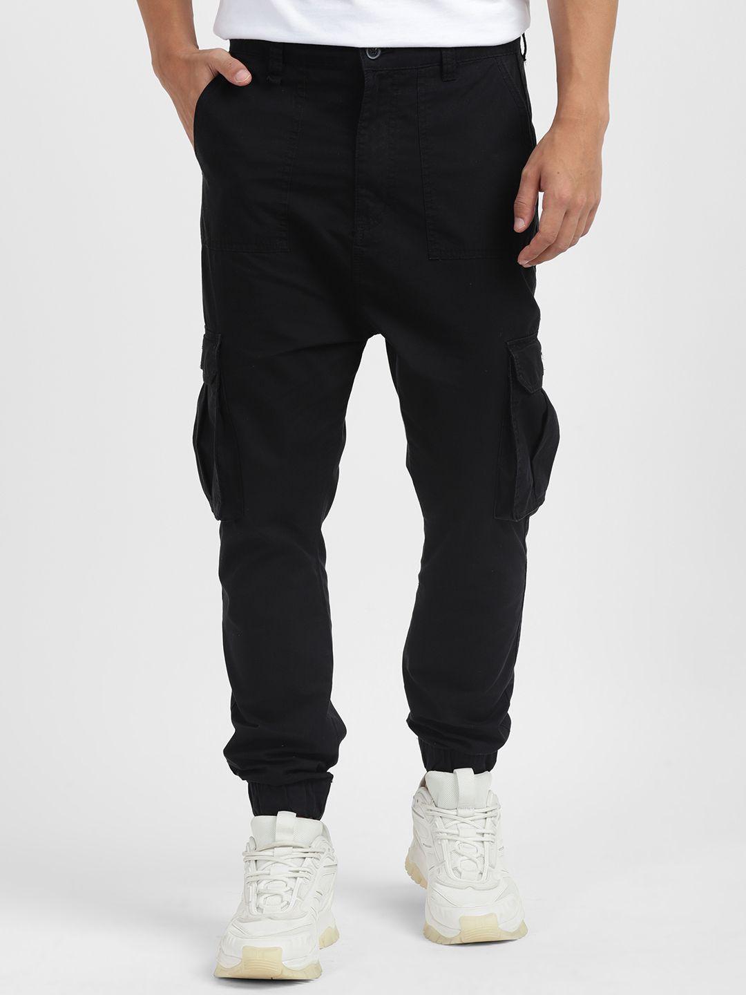 alcott men solid regular fit cargo joggers