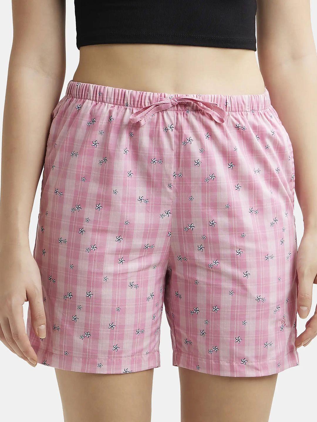 jockey women checked mid rise cotton shorts