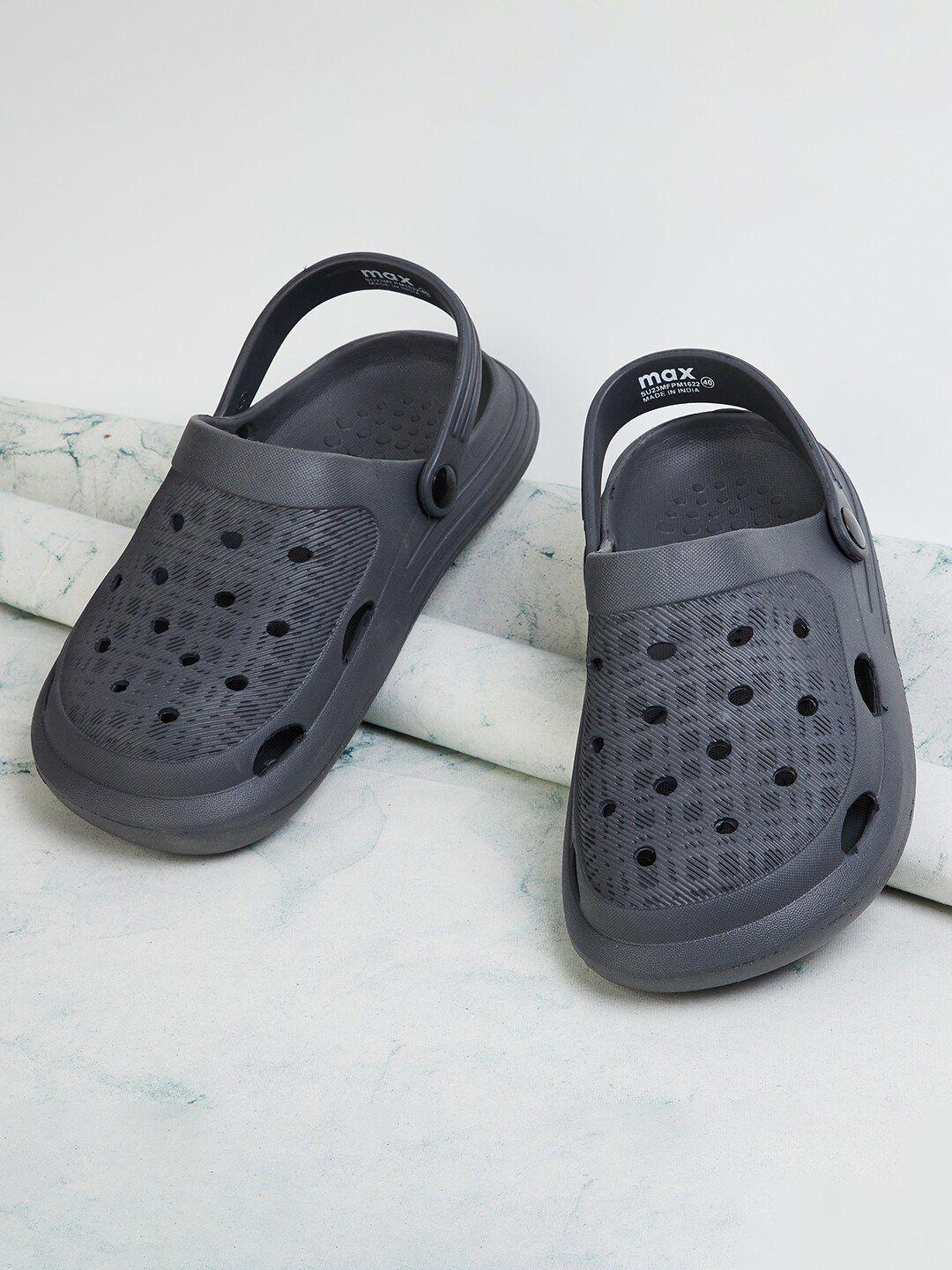 max men self design clogs