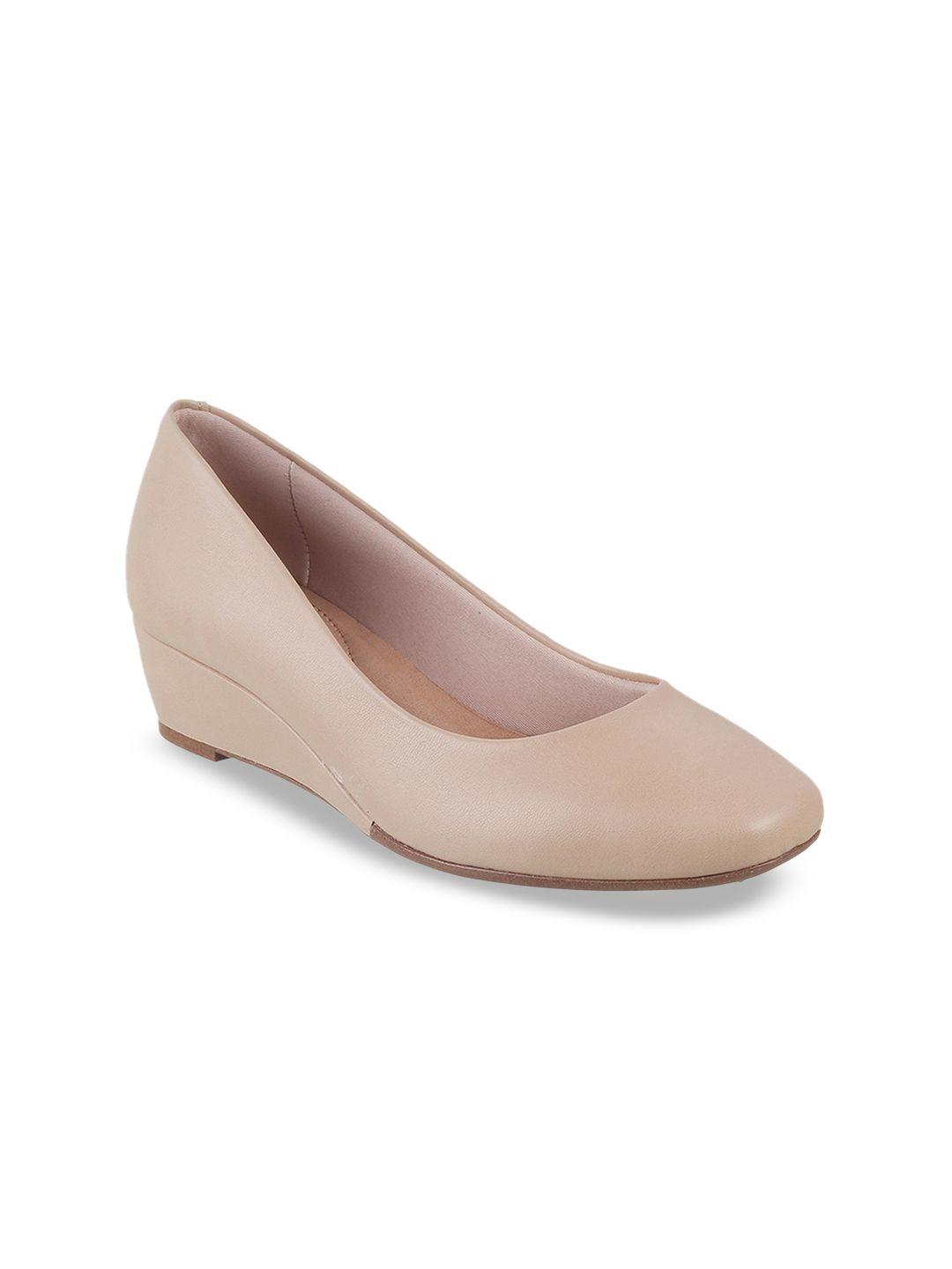 davinchi beige wedge pumps