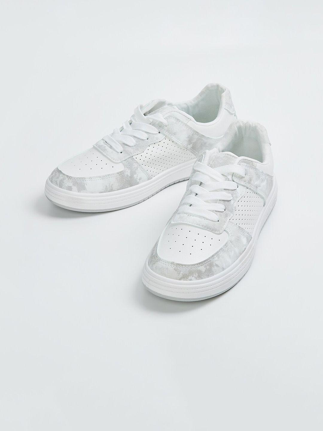 max women printed perforated sneakers