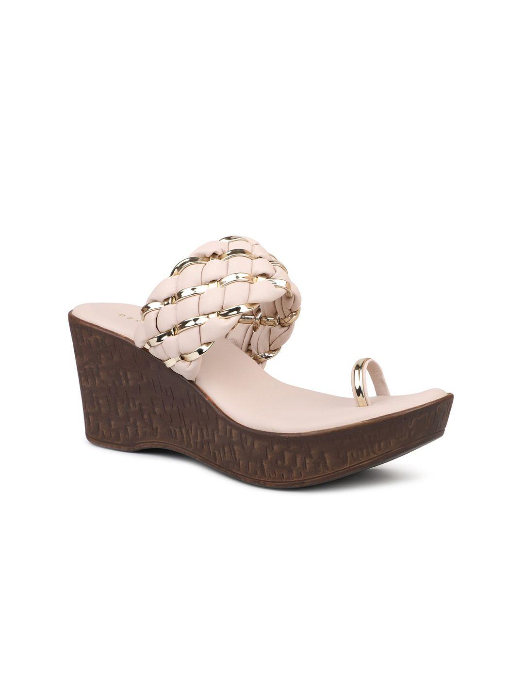 design crew braided one toe wedges