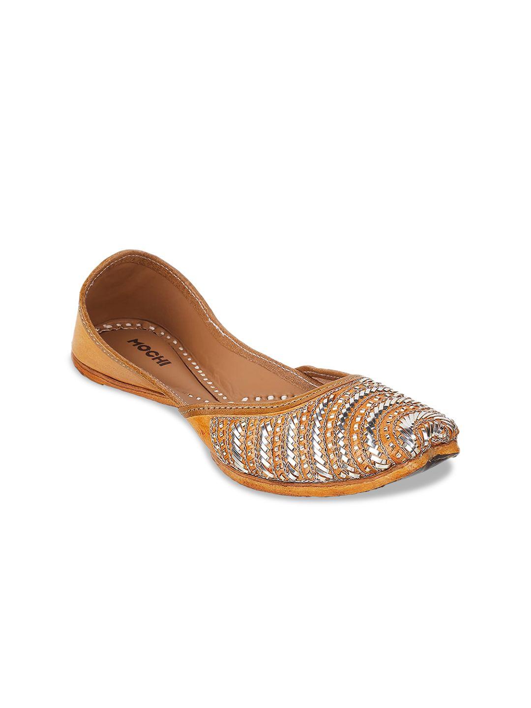 mochi women silver-toned mojaris flats