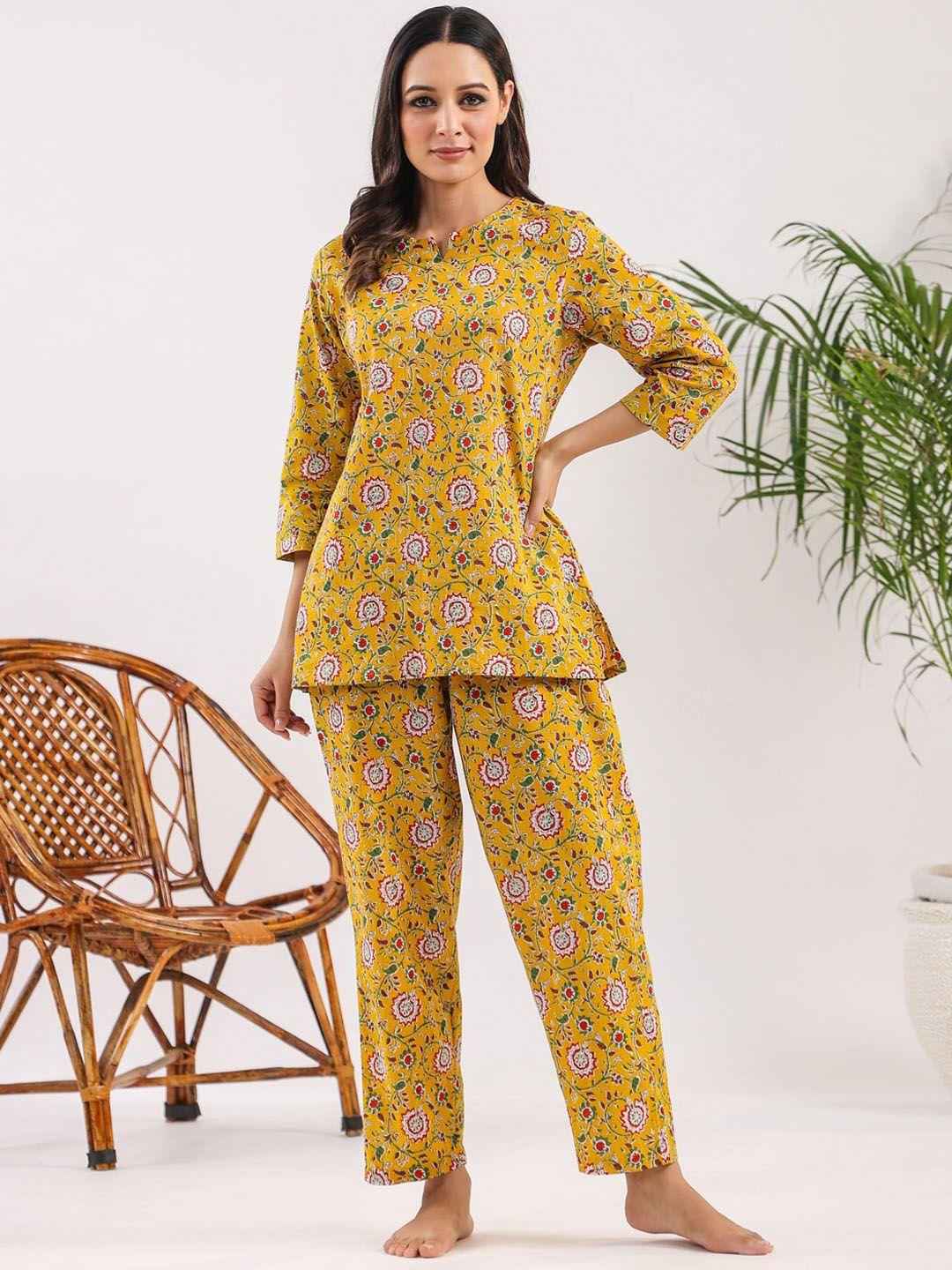 sanskrutihomes women mustard & red printed night suit