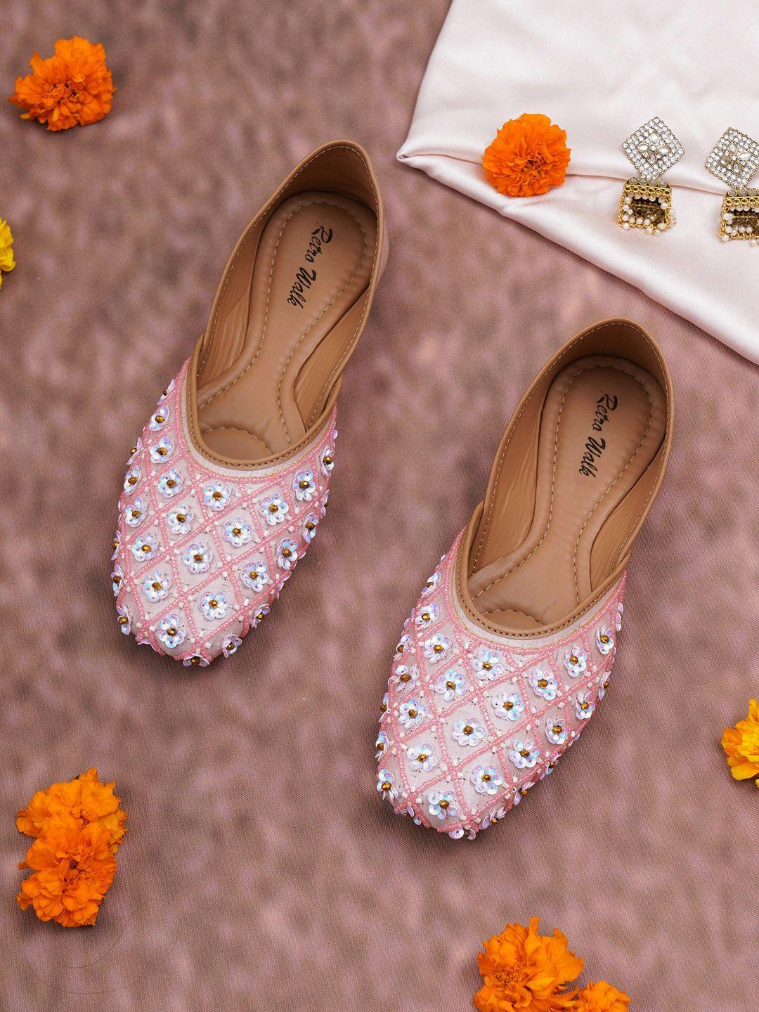 retro walk embellished ethnic mojaris