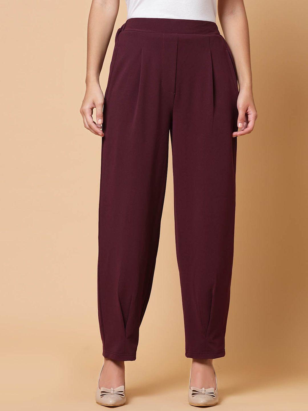 pluss women maroon solid pleated trousers