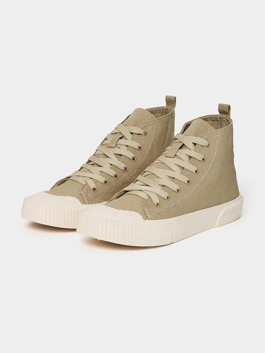 styli men beige sneakers