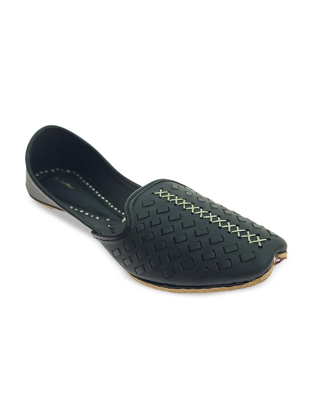 fulkari men black ethnic mojaris with laser cuts flats