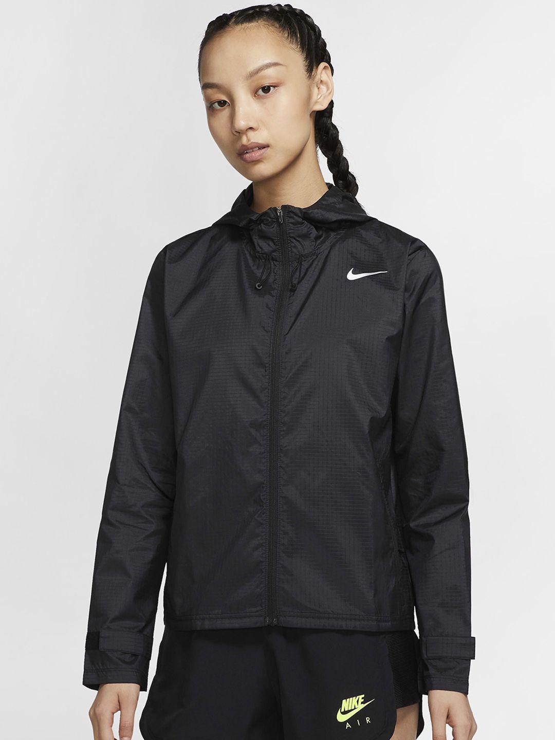 nike essential running sporty jacket