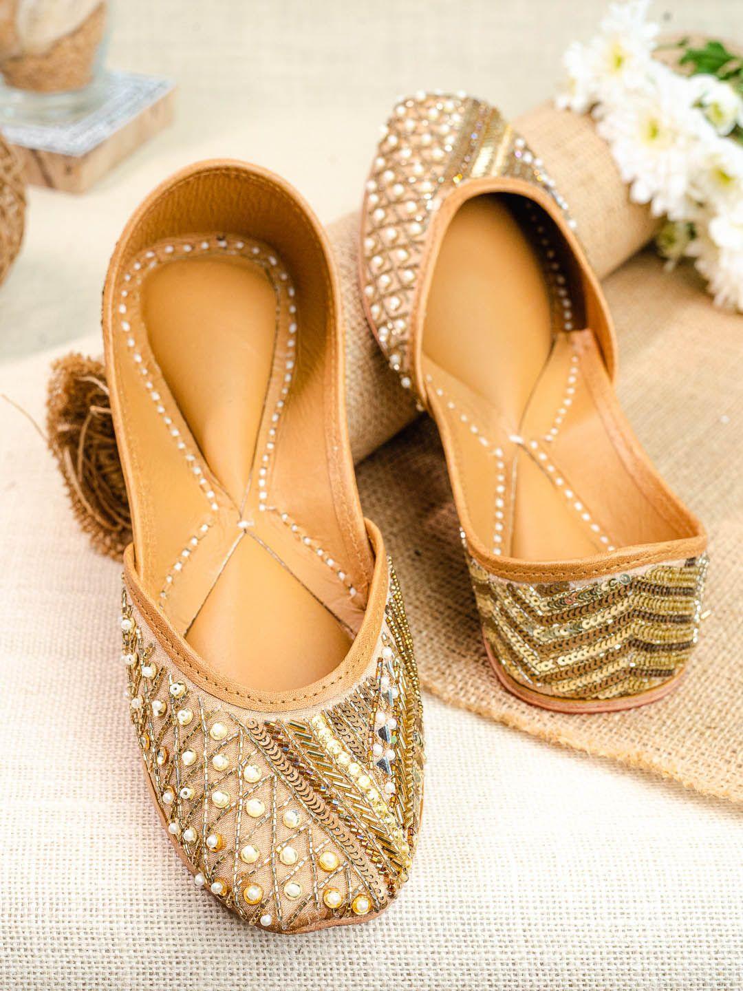 nr by nidhi rathi embellished square toe ethnic mojaris