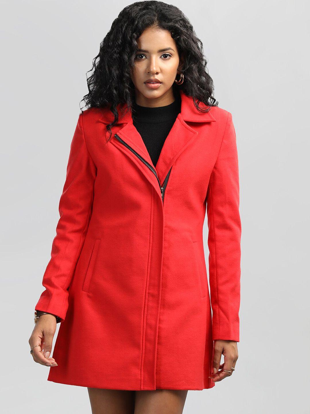 honnete notched lapel collar over coat