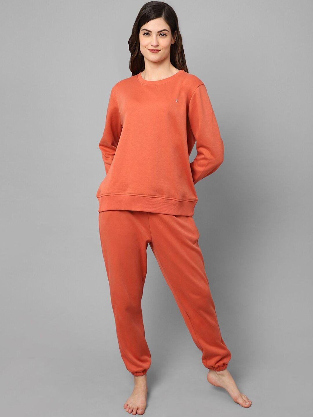 aerowarm round neck t-shirt with pyjamas