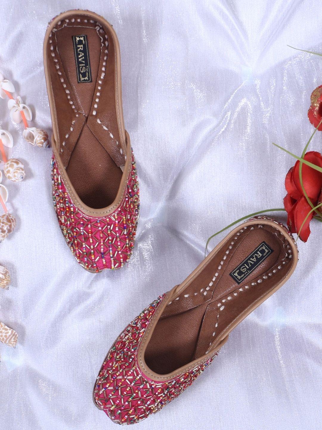 ravis embellished ethnic mojaris