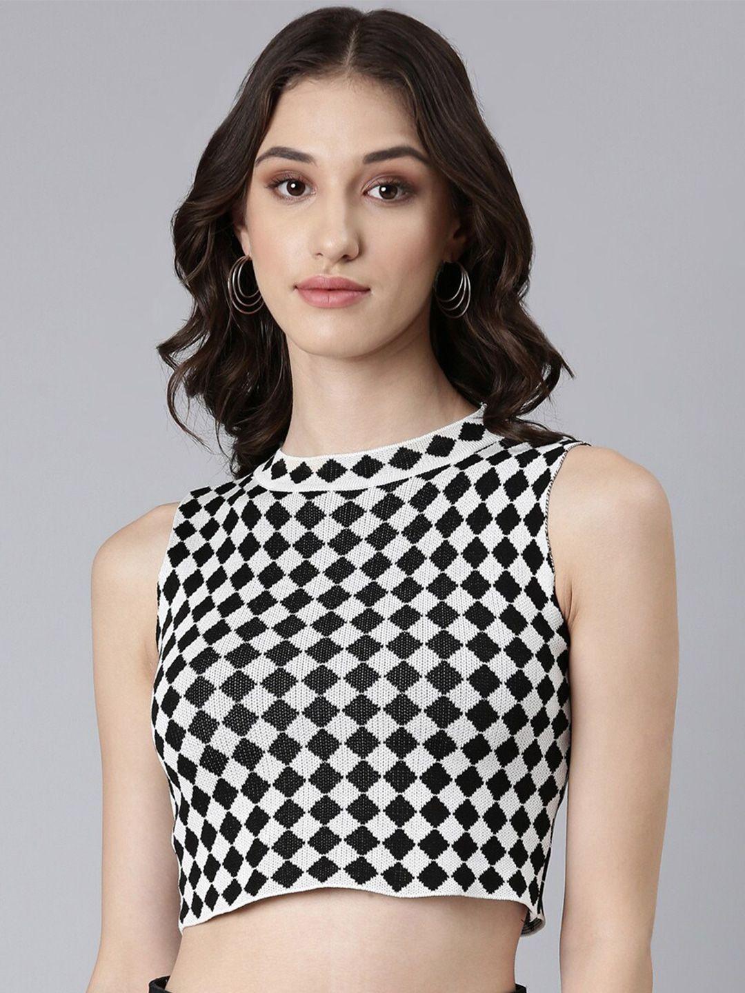 showoff geometric printed halter neck monochrome fitted crop top