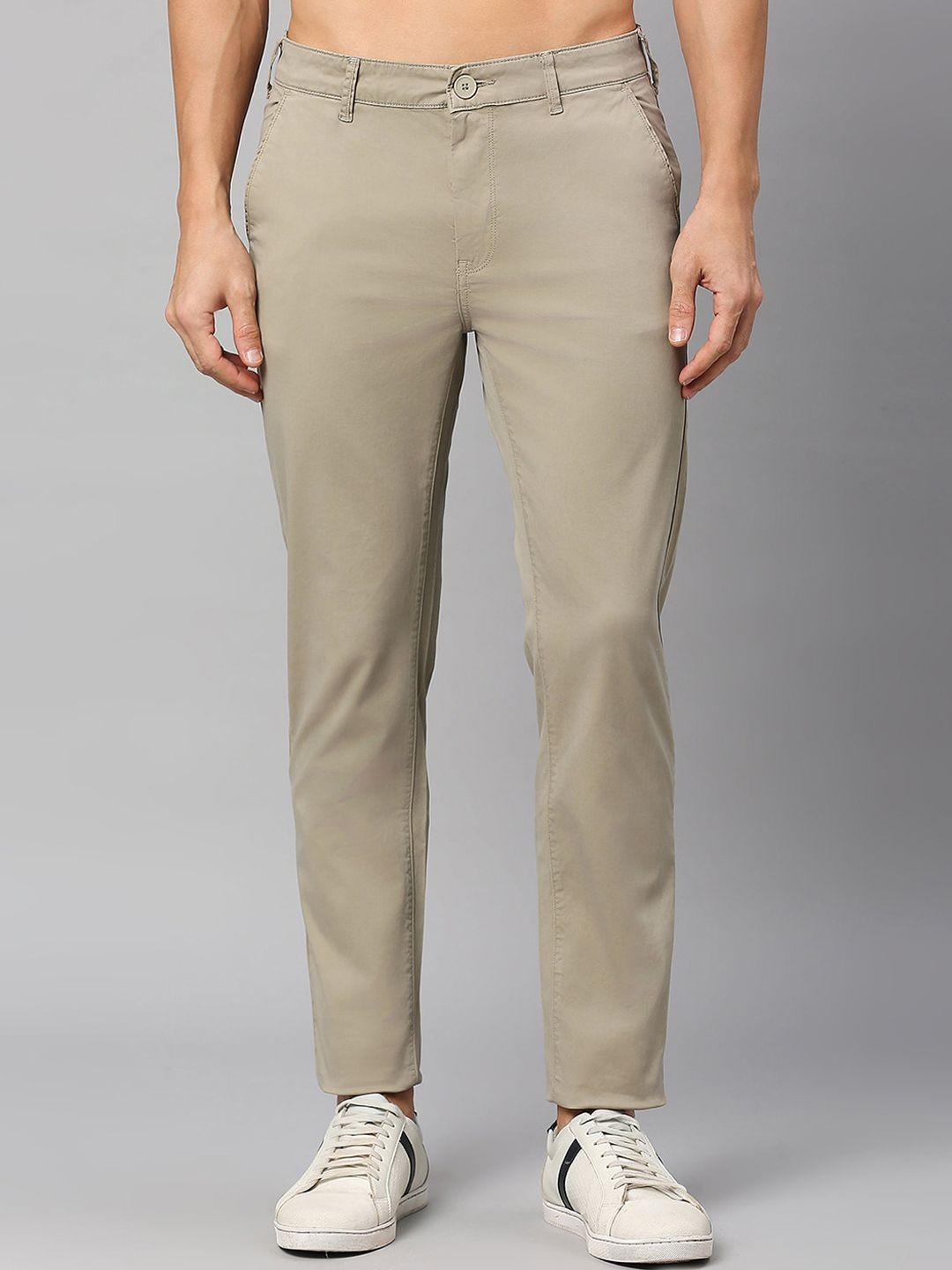 roadster men slim-fit mid-rise plain regular trousers