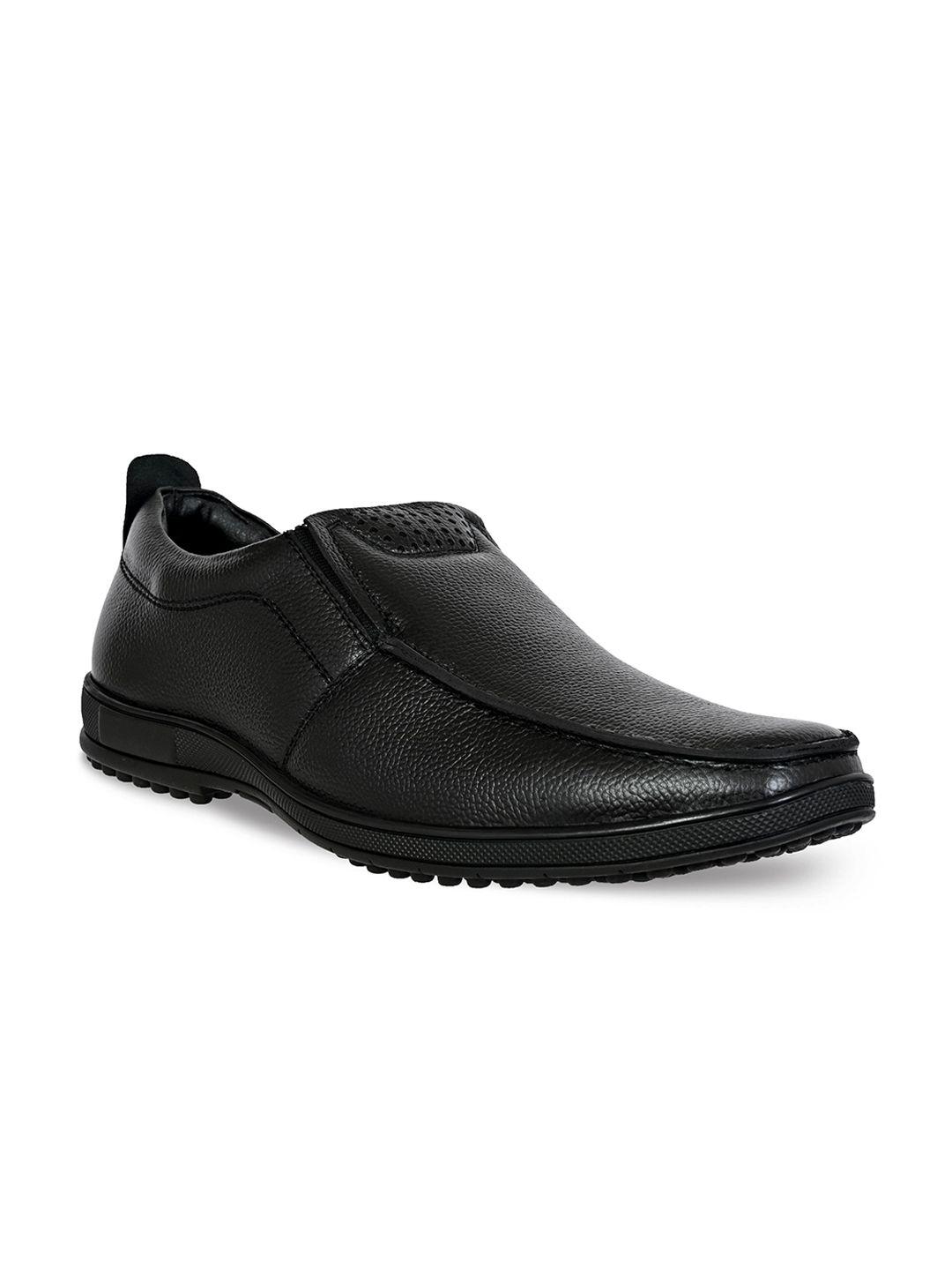 kicksfire men textured leather formal loafers