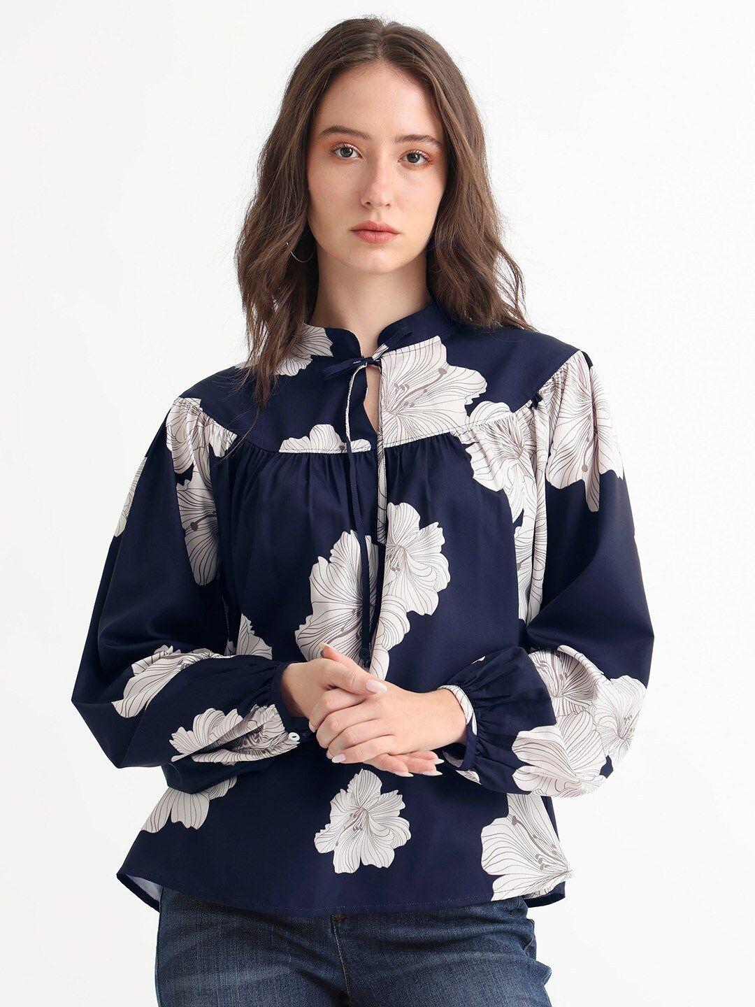 rareism navy blue print flared sleeve top