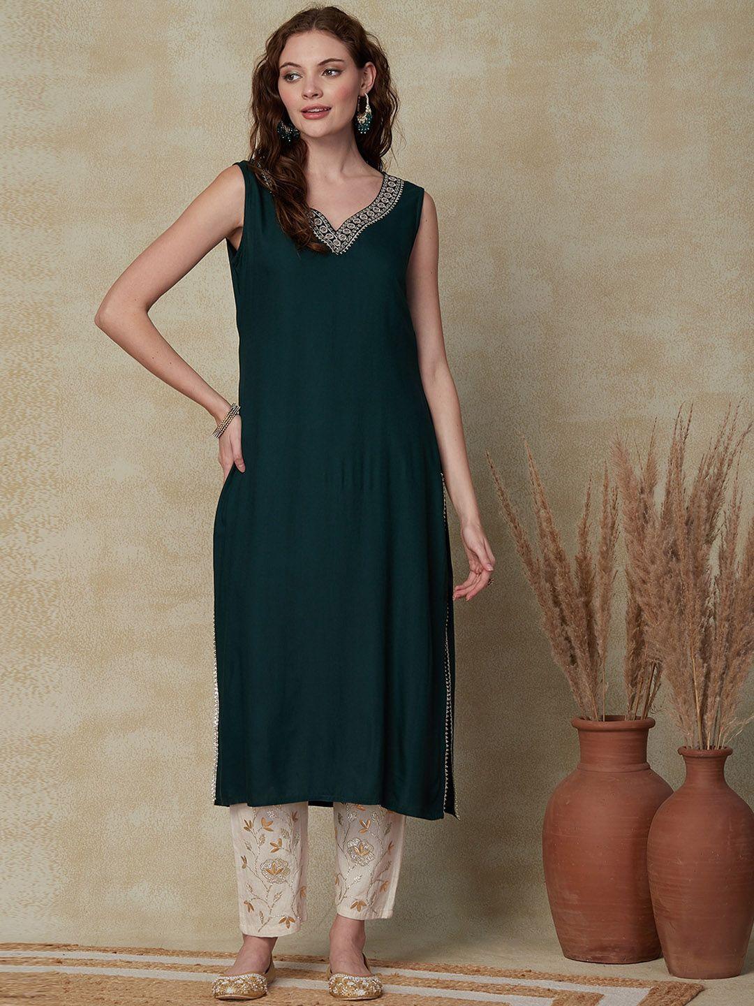 fashor embroidered v-neck straight kurta