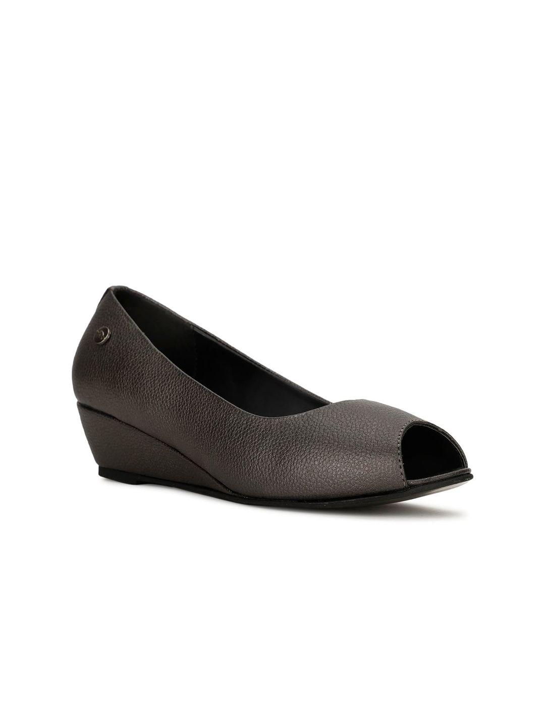 bata finch peep toe wedges pumps