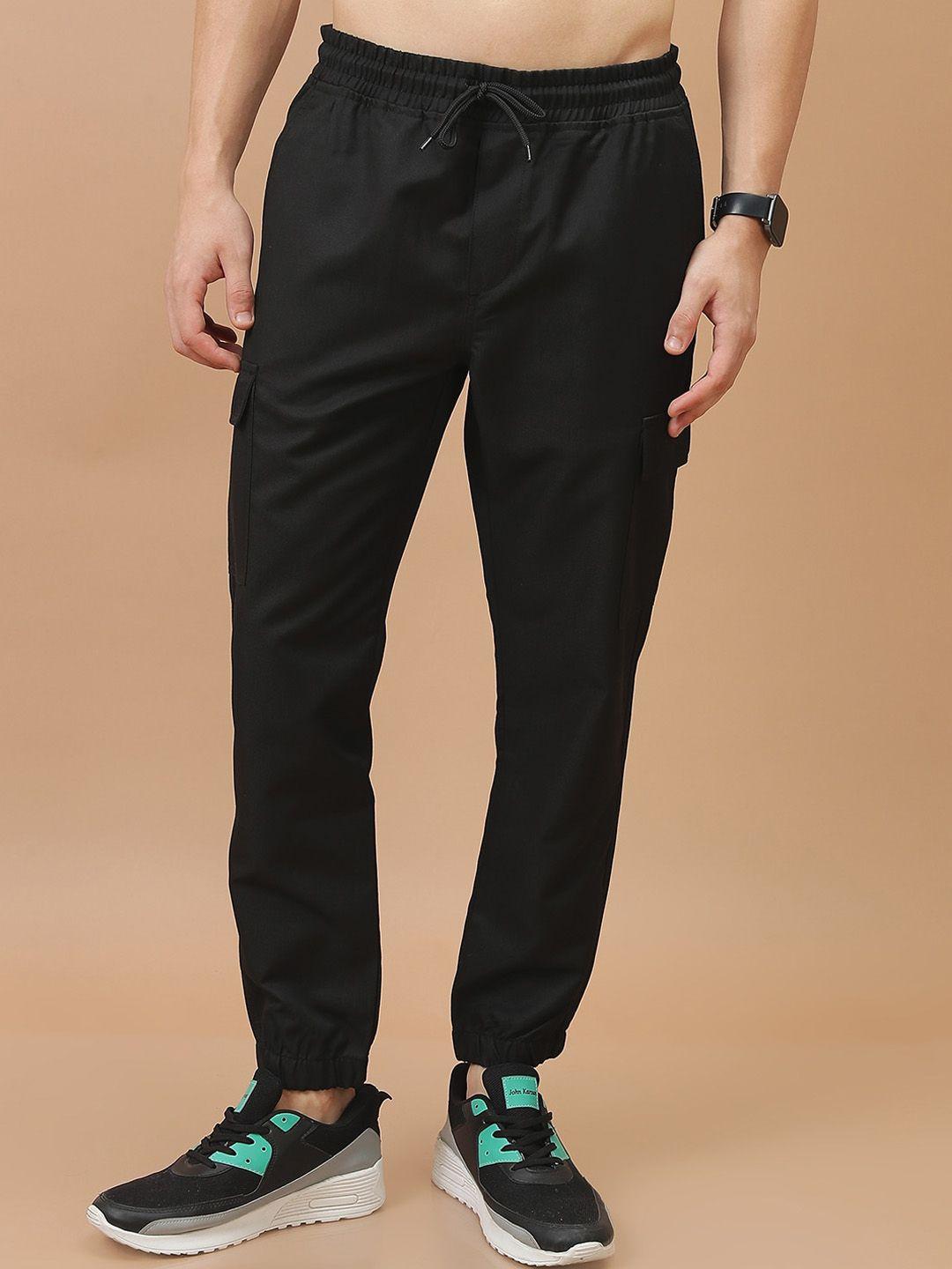 highlander men black regular fit mid-rise plain joggers