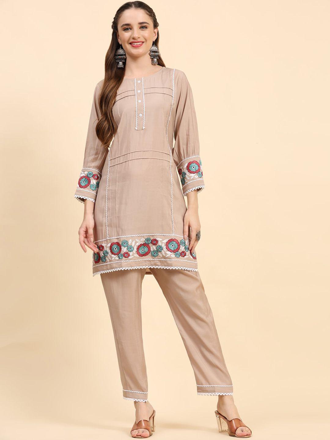 growish floral embroidered regular kurta with trousers