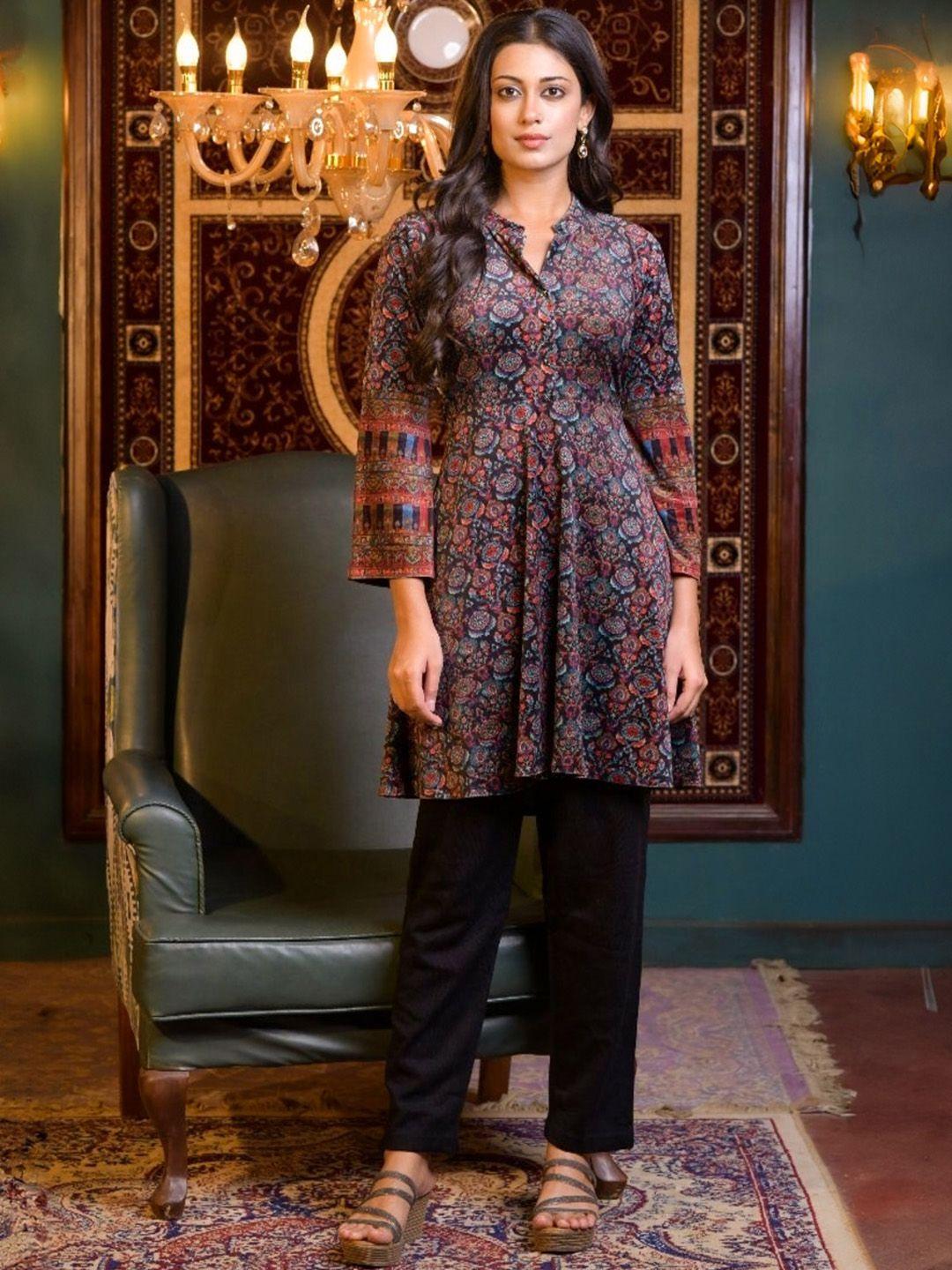 idhu ethnic motifs printed straight regular kurta with trousers