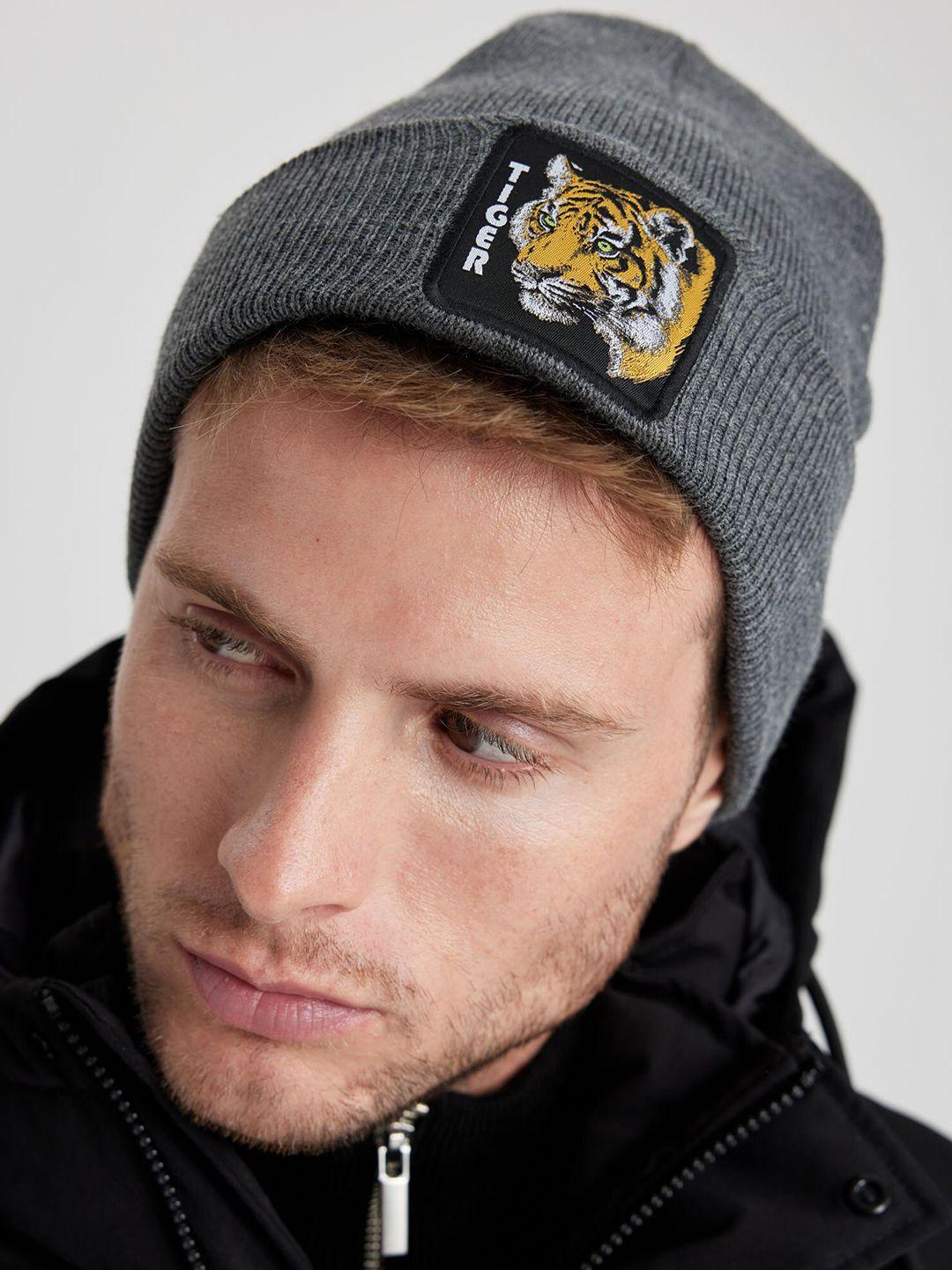 defacto men self design beanie