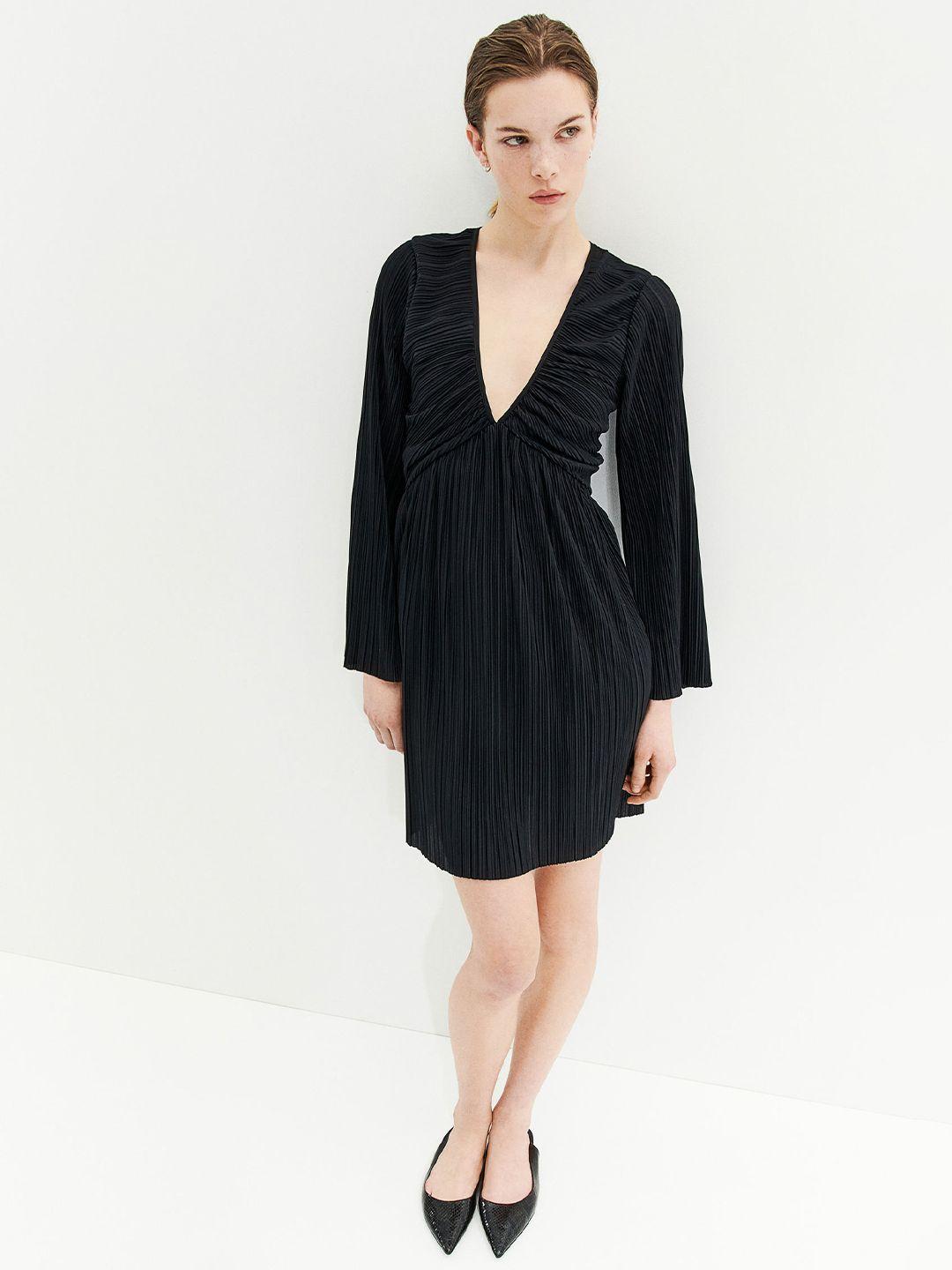 h&m v neck pleated jersey a-line dress