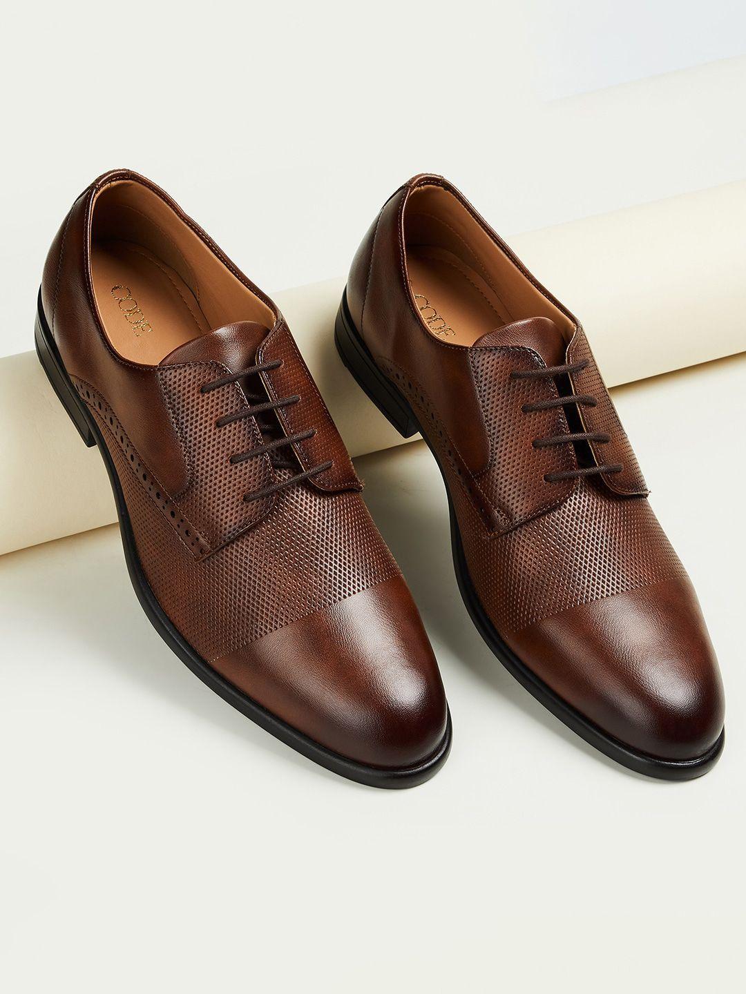 code by lifestyle men textured oxfords formal shoes