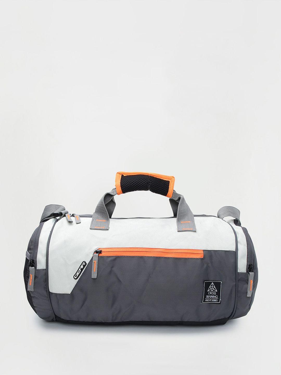 max colourblocked duffel bag