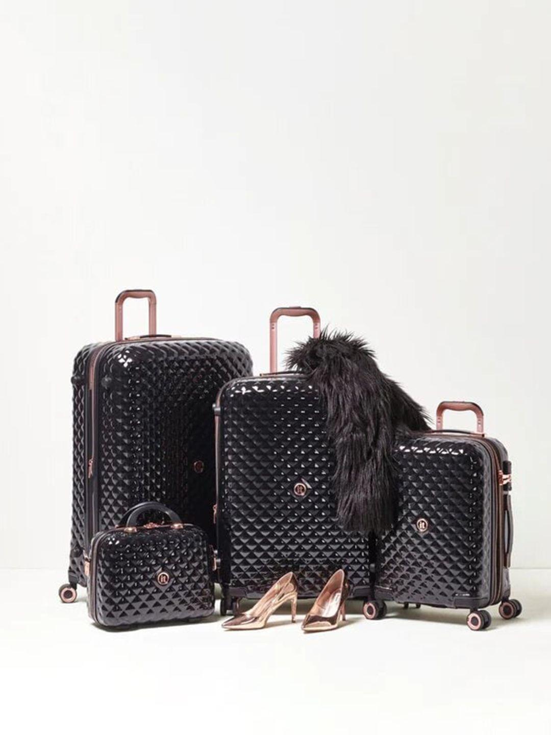 it luggage glitzy textured hard-sided medium trolley bag