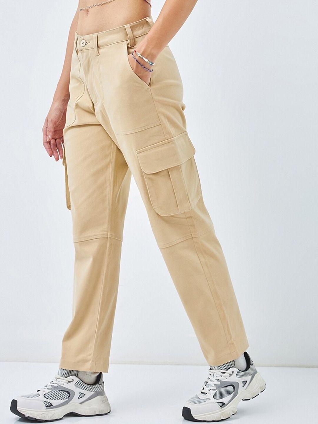 bewakoof women beige cargos trousers