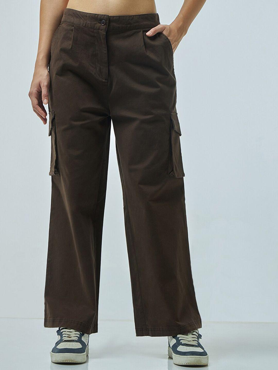 bewakoof women brown cargos trousers