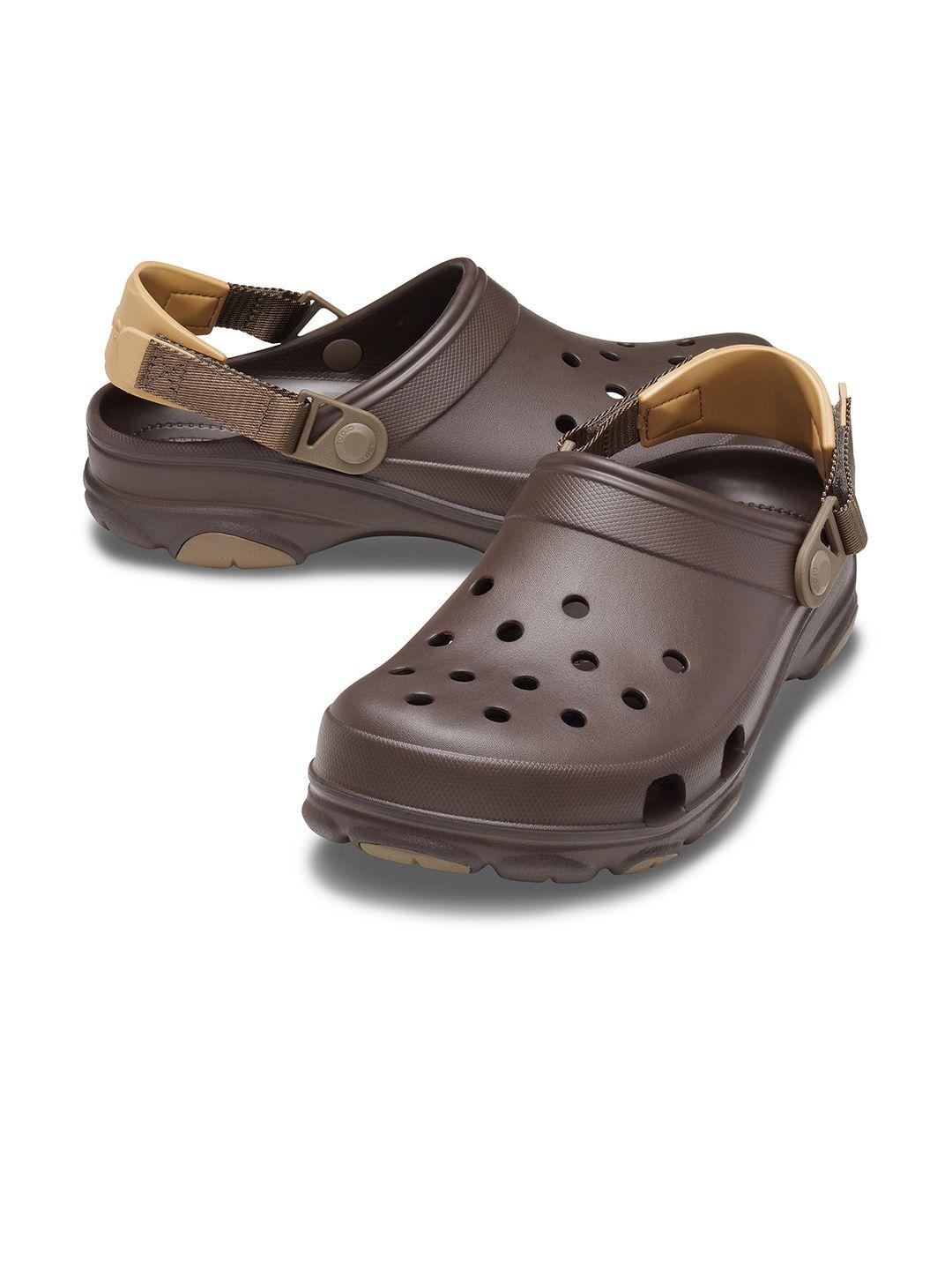 crocs unisex round toe croslite clogs