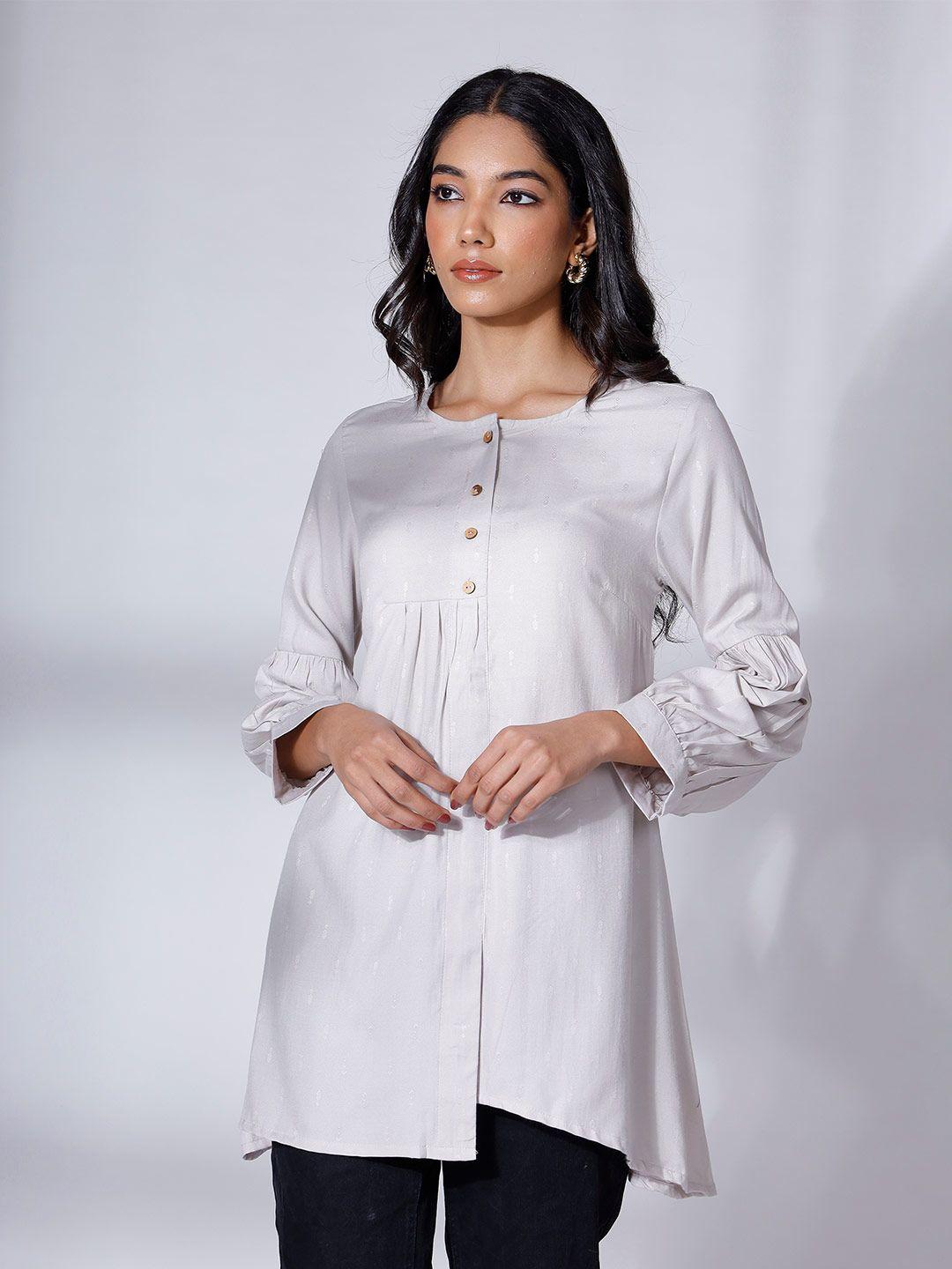 soan white kurti