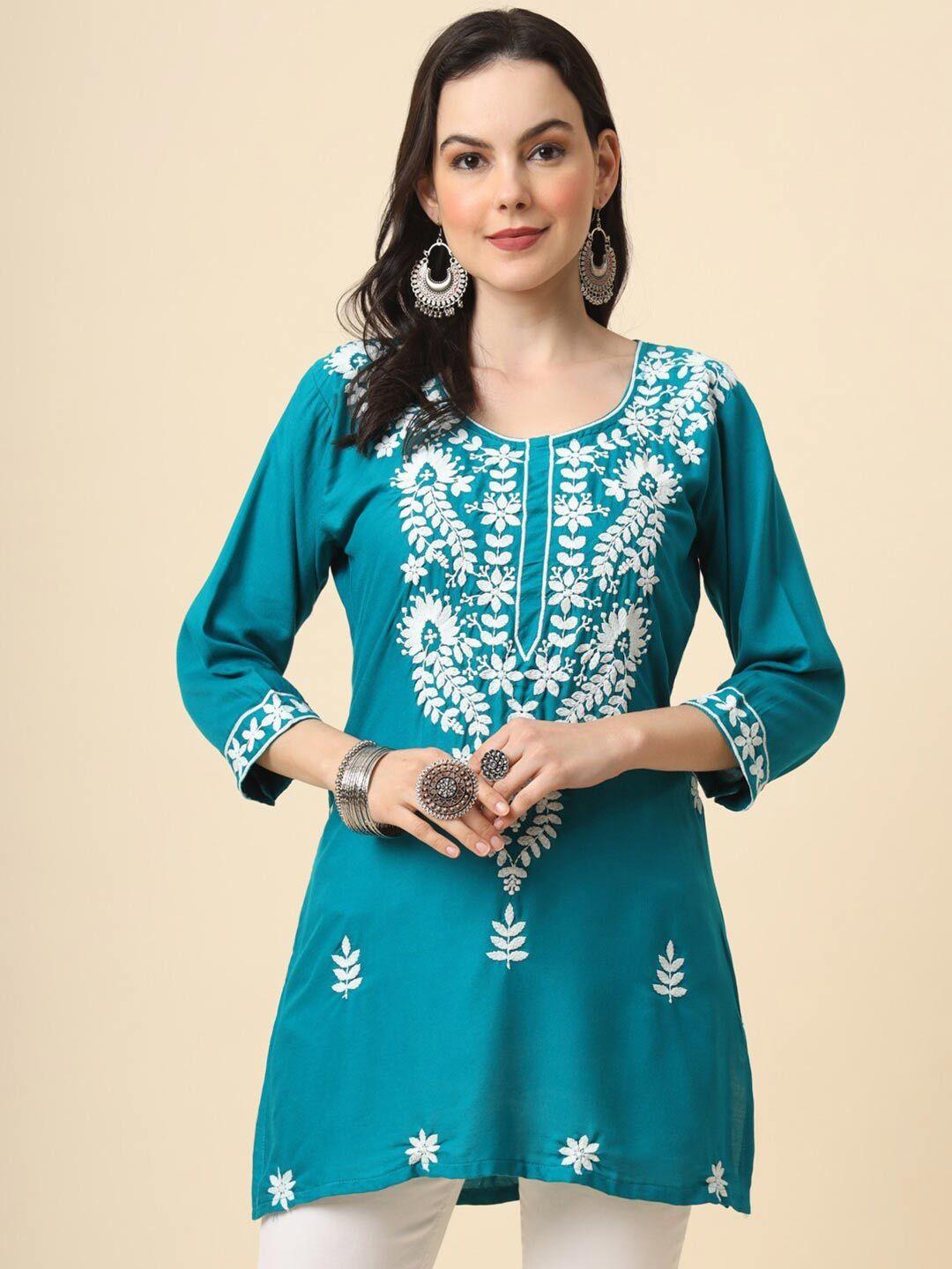 here&now blue & white ethnic motifs embroidered round neck straight kurti