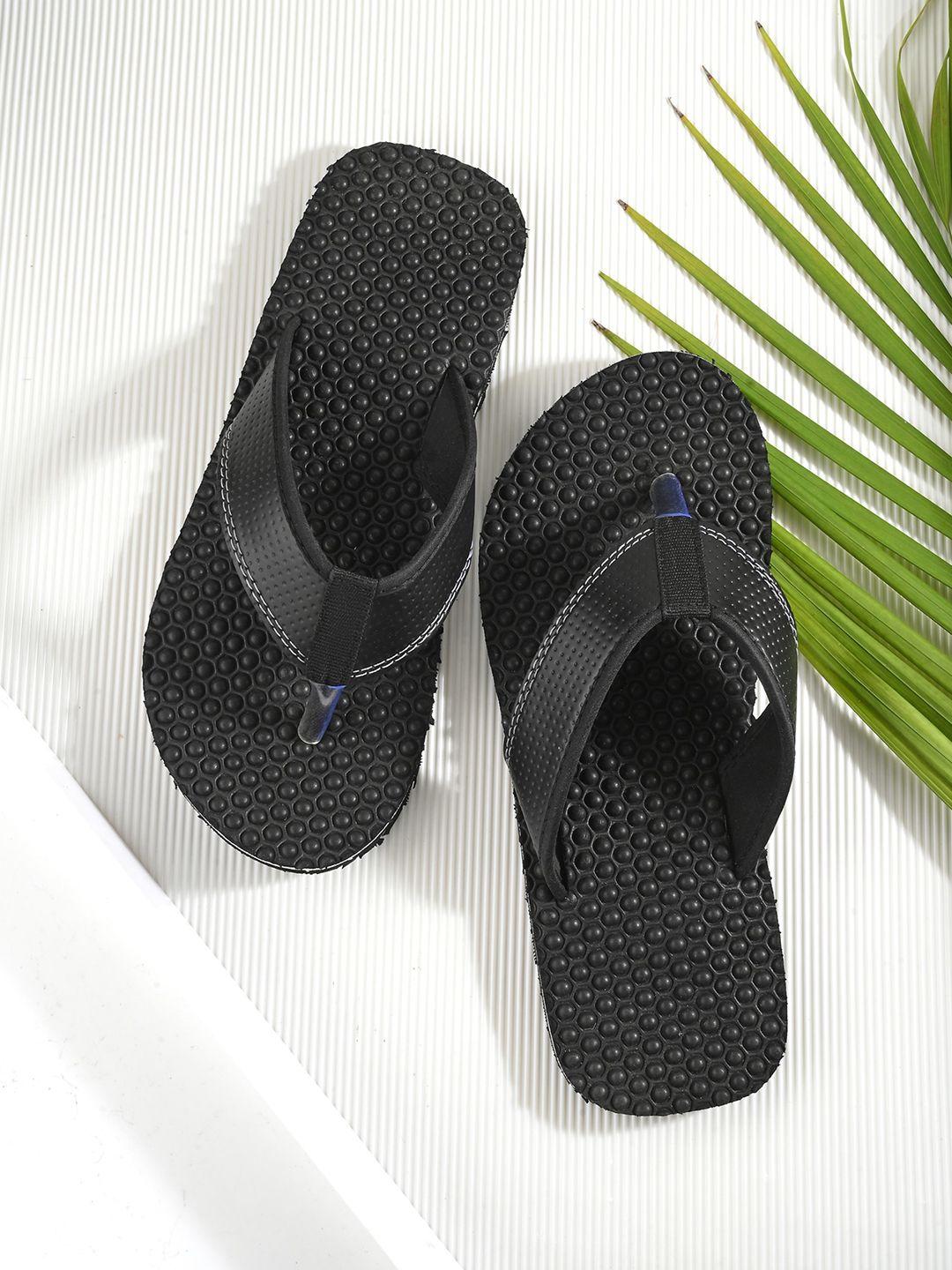 the roadster lifestyle co. men textured thong flip-flops