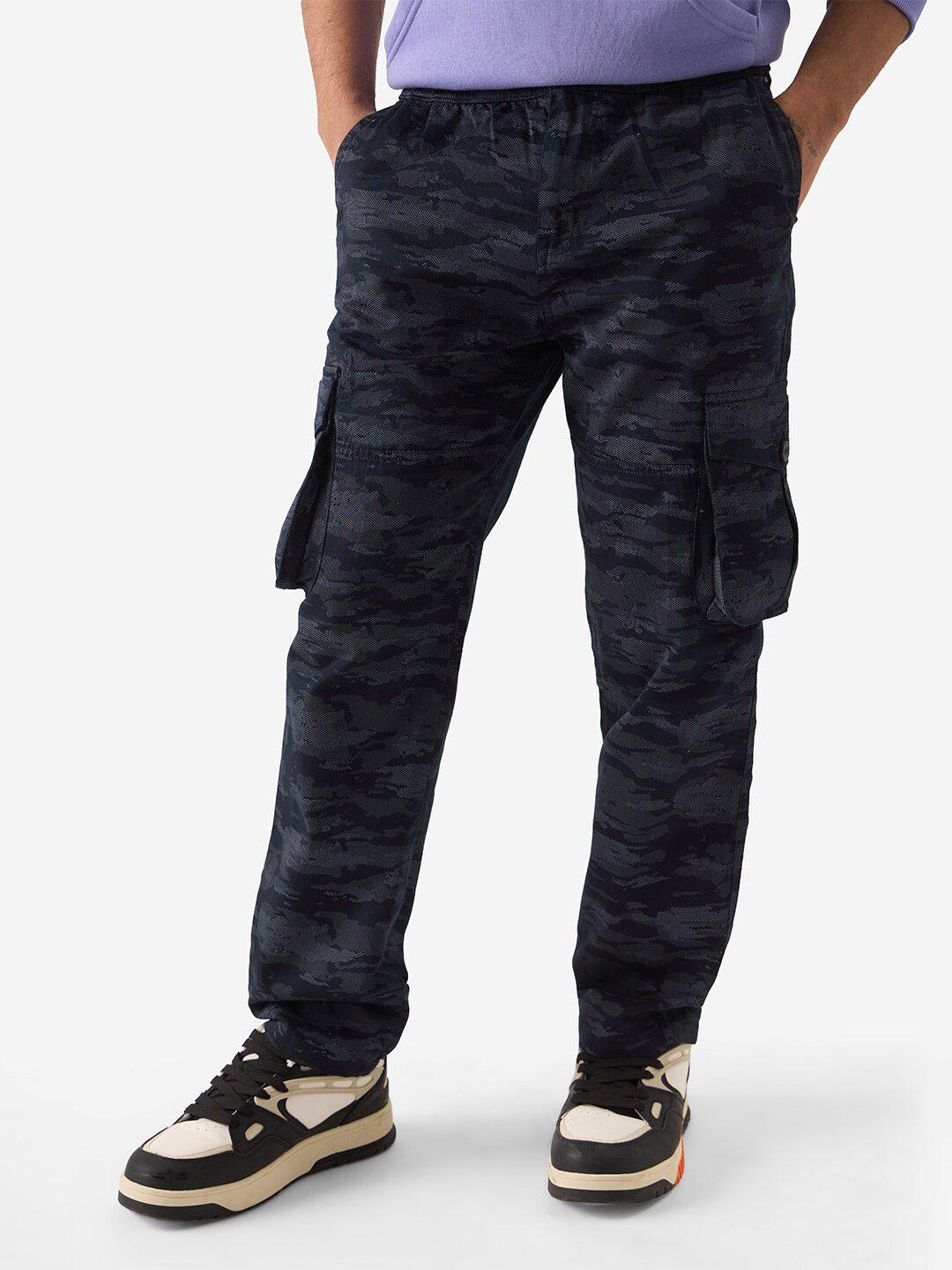 the souled store men camouflage printed straight fit cotton cargos trousers