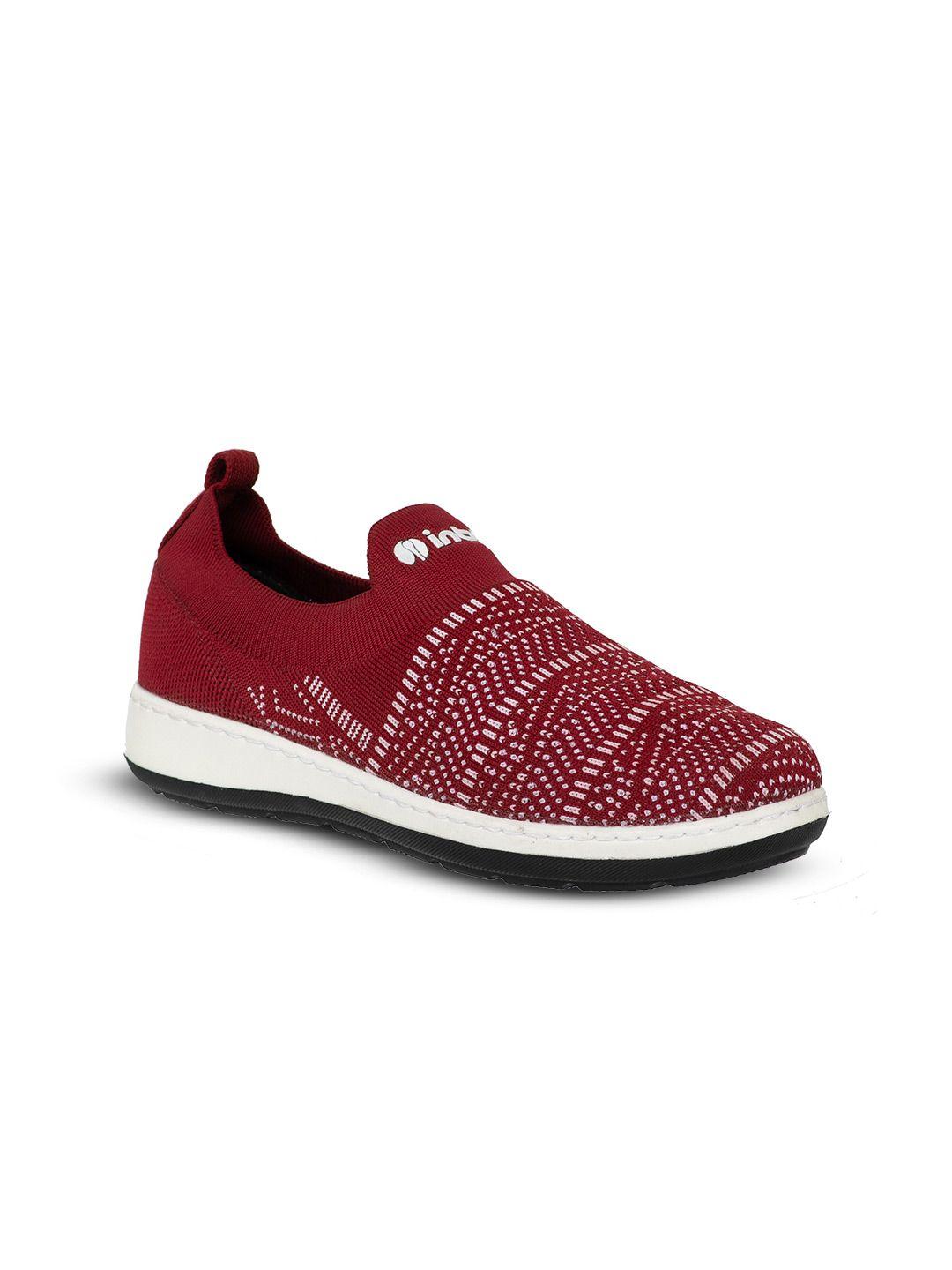 inblu women textured round toe slip-on sneakers