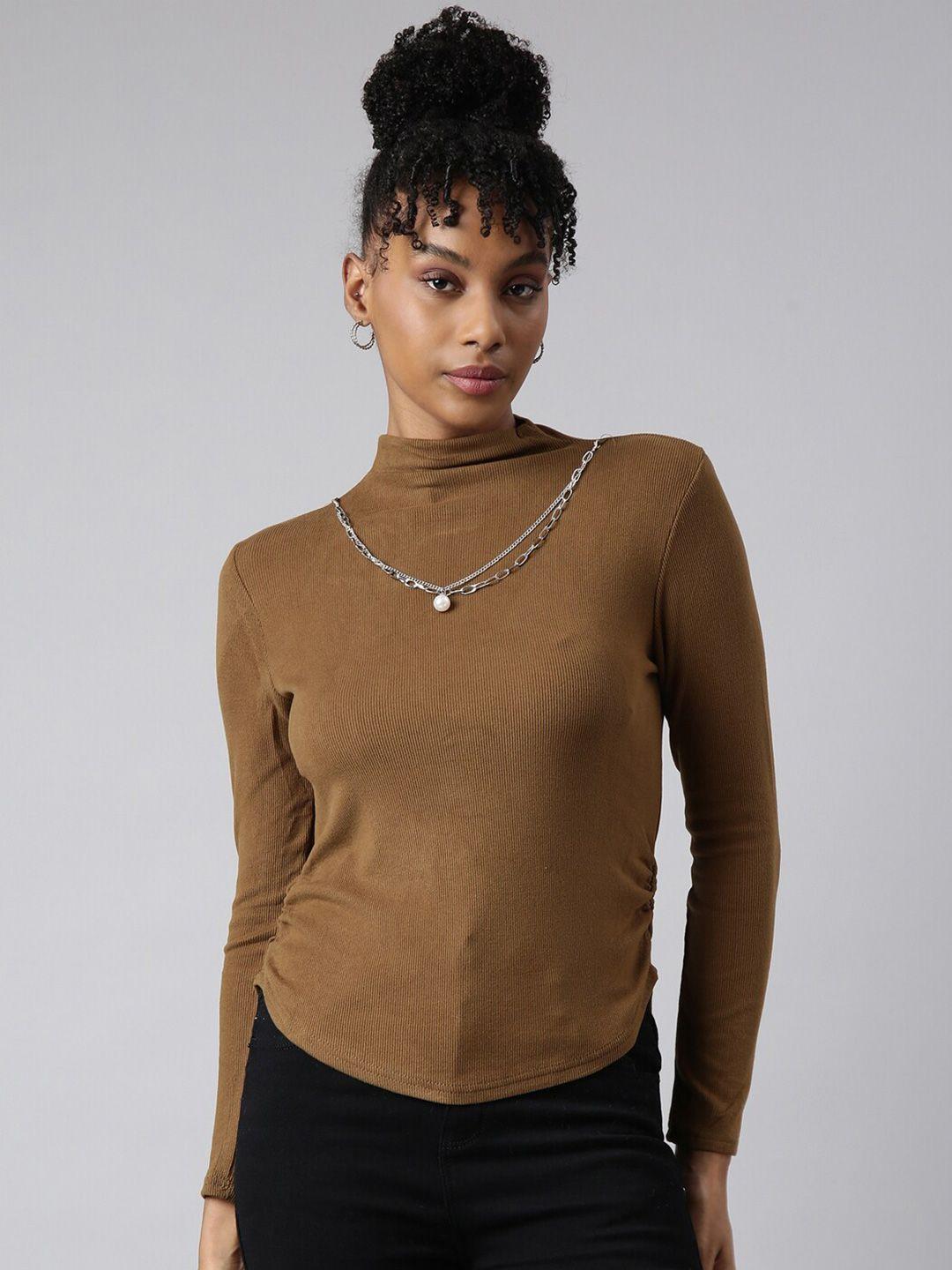 showoff high neck velvet top comes with chain