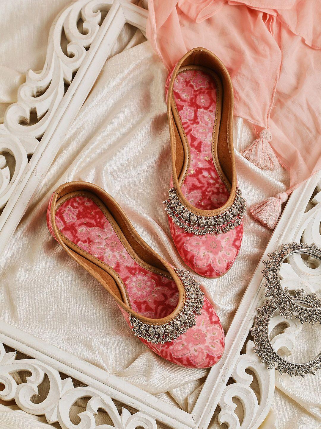 kiana printed round toe embellished mojaris