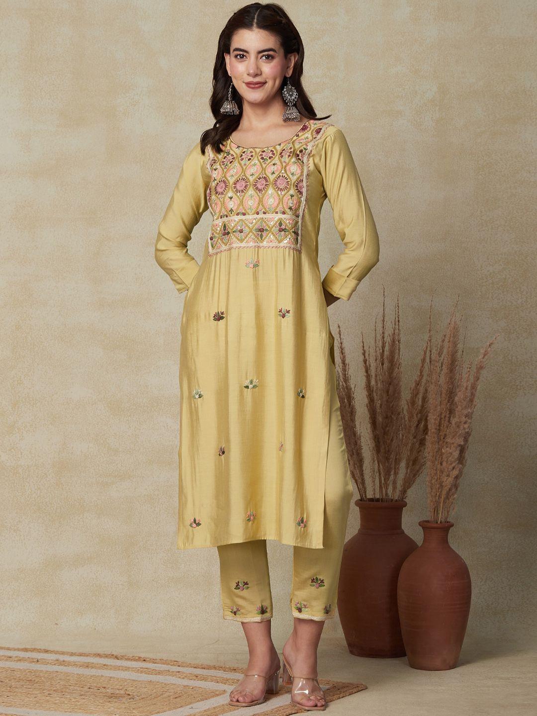 fashor women geometric embroidered flared sleeves thread work kurta