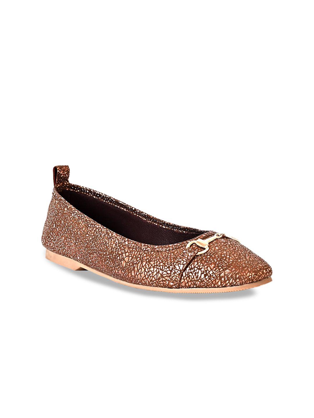 eske women textured ballerinas with buckles flats