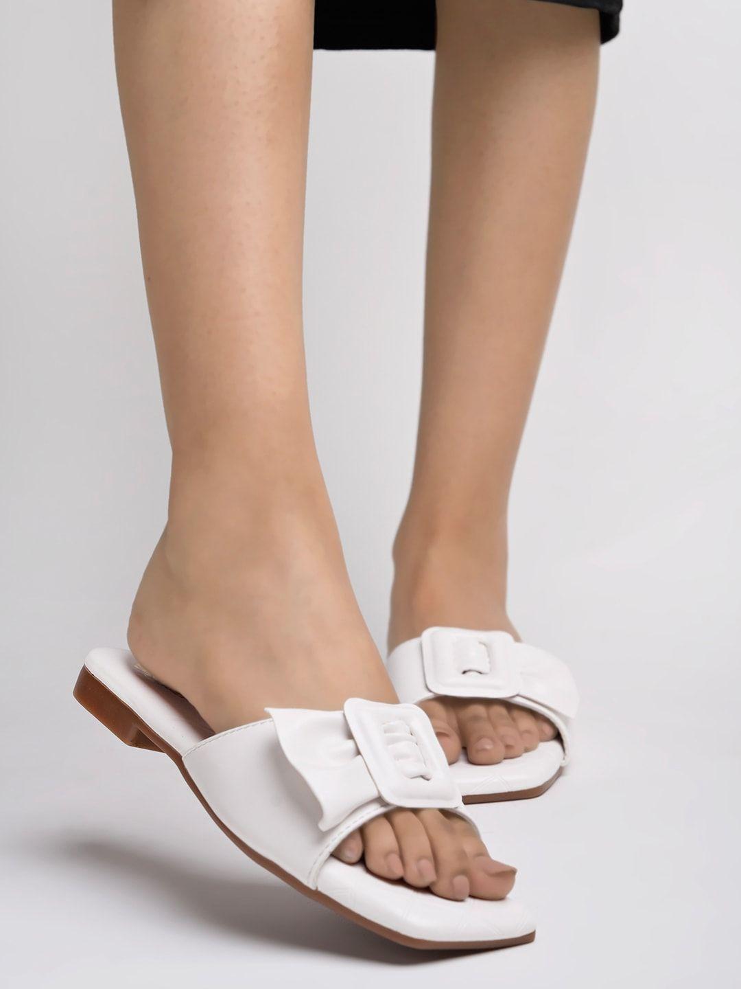 shoetopia buckle detail open toe flats