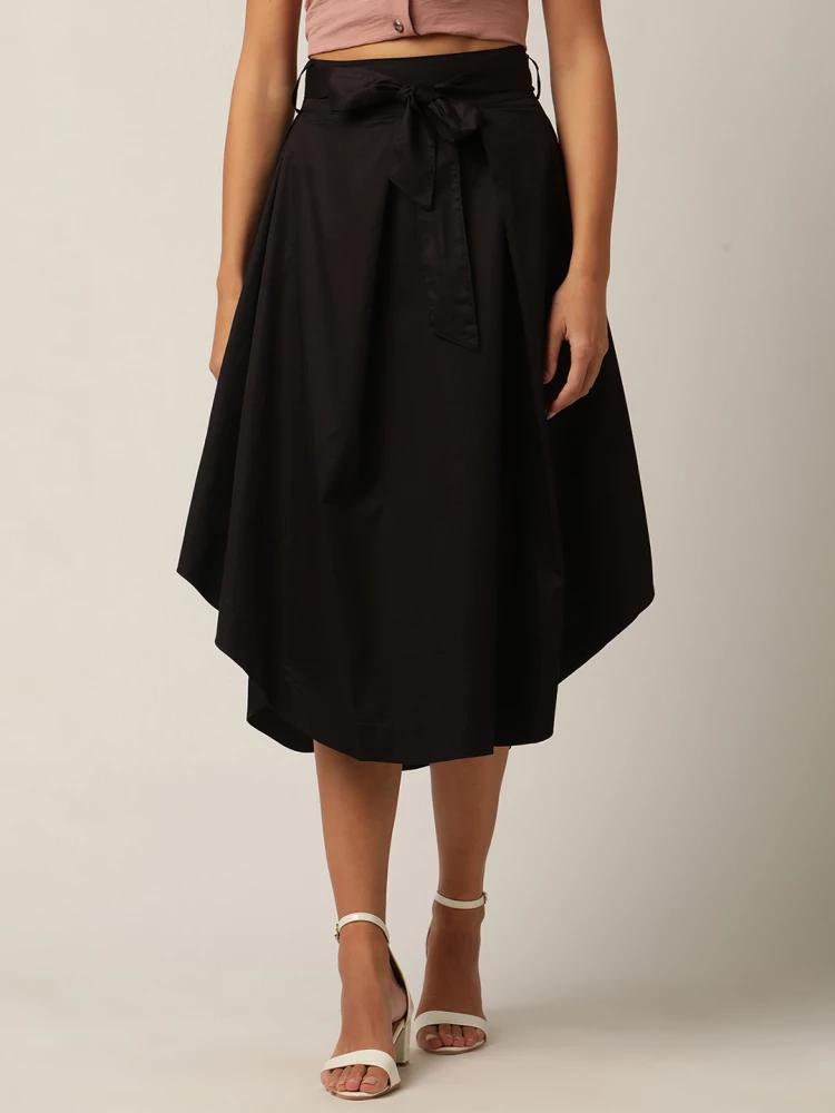 black solid regular fit skirt