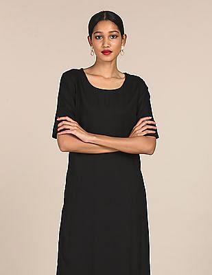 women black round neck solid kurta