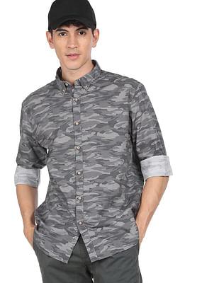 men grey rounded cuff camo print casual shirt